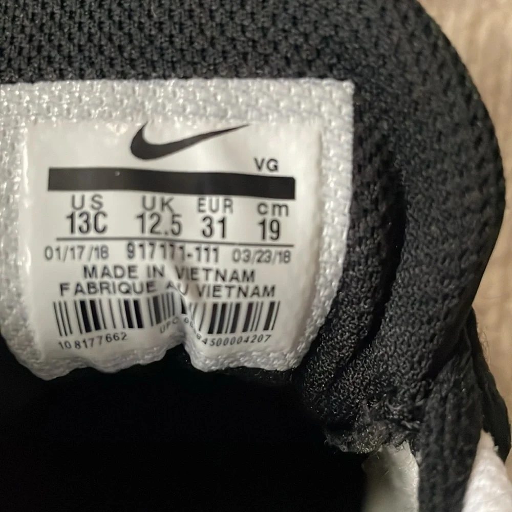 Cleats - Picture 4 of 7